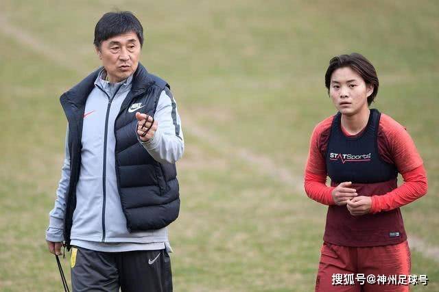 NBA揭幕战前夜：库里伤情乐观，湖人裁员决策，杨瀚森轮换情况明确